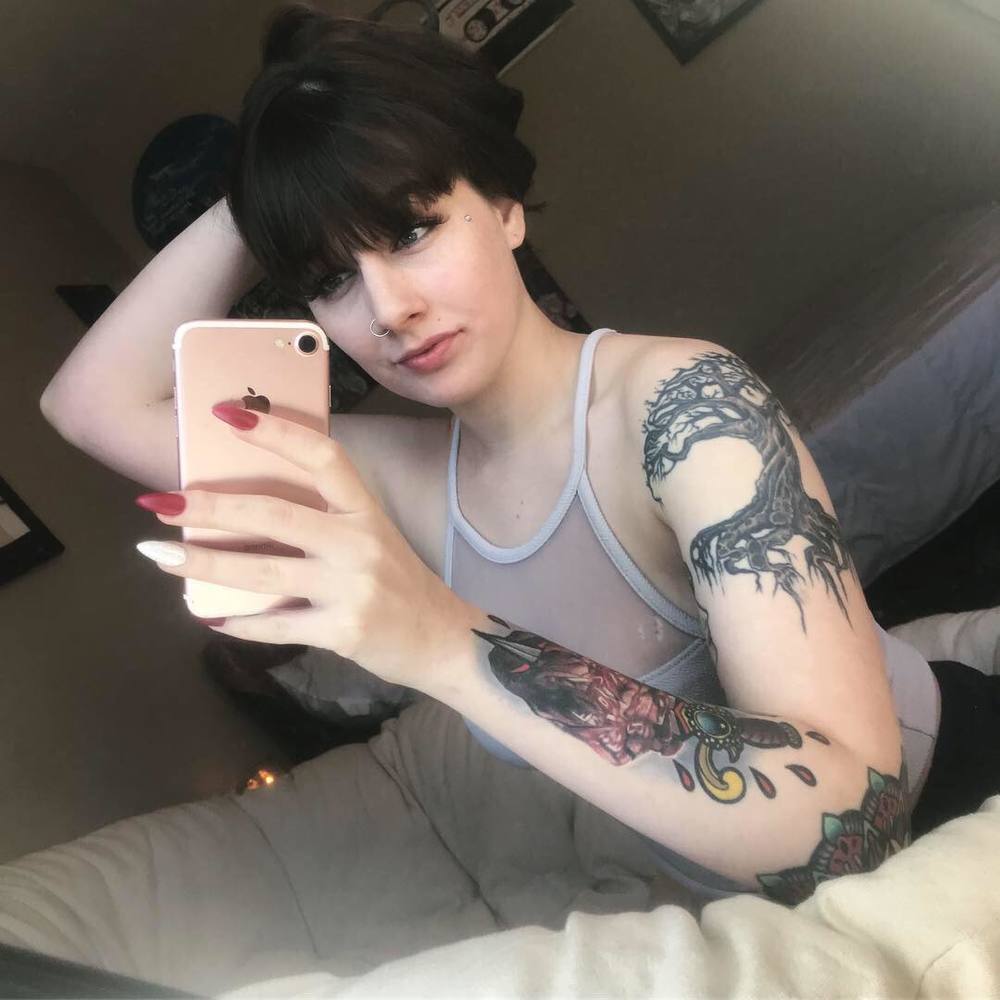 Meet your Posher, Alexis